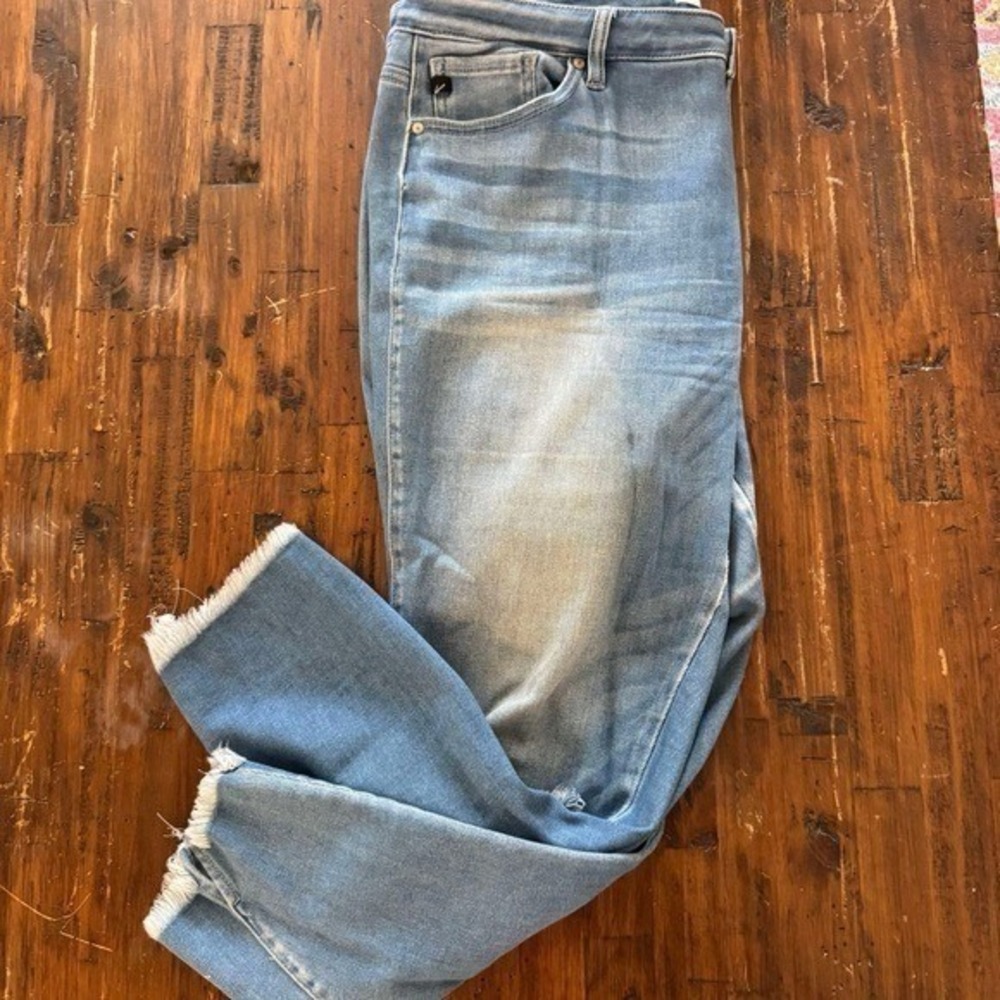 KanCan Light Wash Distressed Jeans XL Frayed Hem Stretch Denim